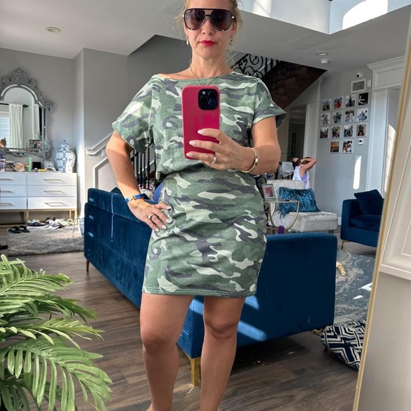 Camouflage dress can be worn on our off Shoulders - Picture 3 of 3